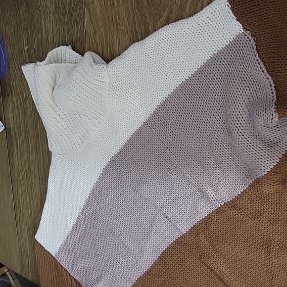 Sweater - Picture 5 of 5